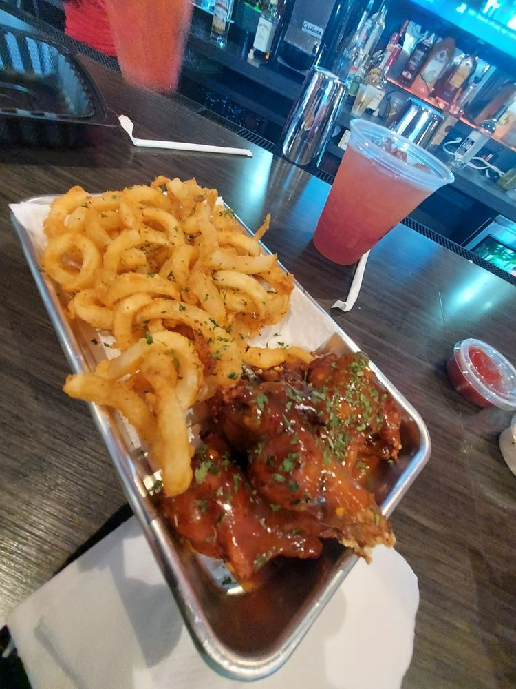 Harlem L Lounge happy hour